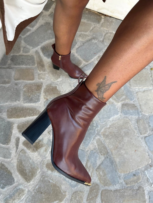 STIVALETTO IN PELLE MARRONE