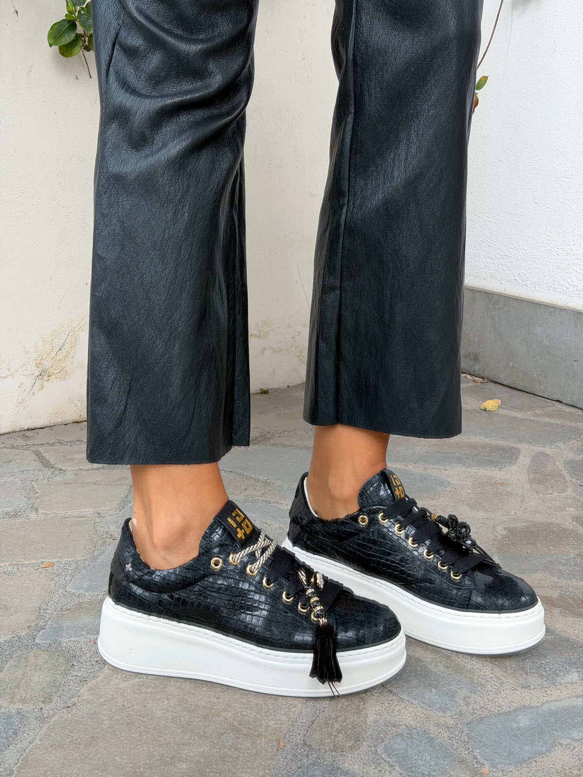SNEAKERS PIA NERA