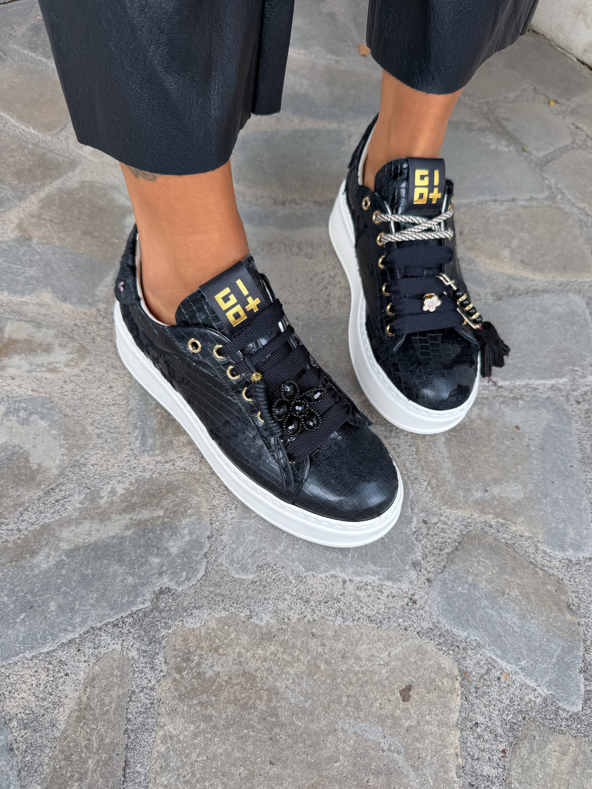 SNEAKERS PIA NERA