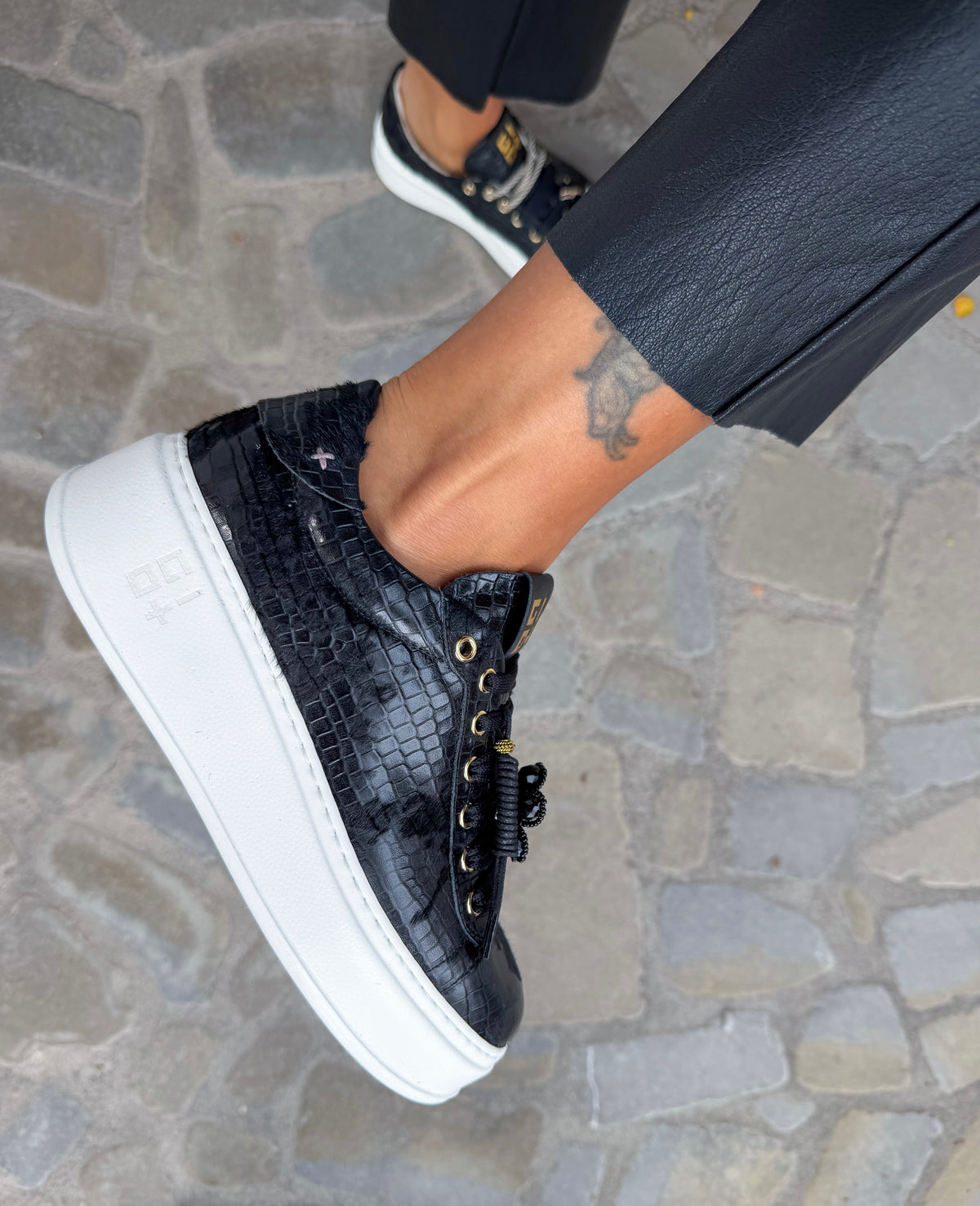 SNEAKERS PIA NERA