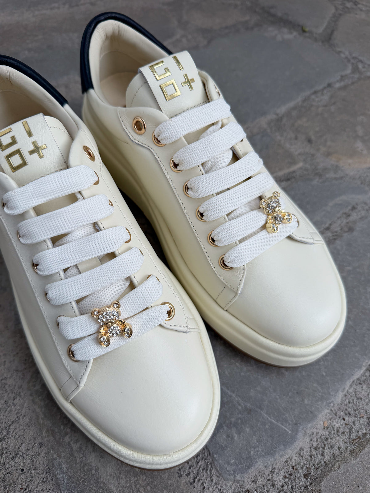 SNEAKERS OLIVA AVORIO