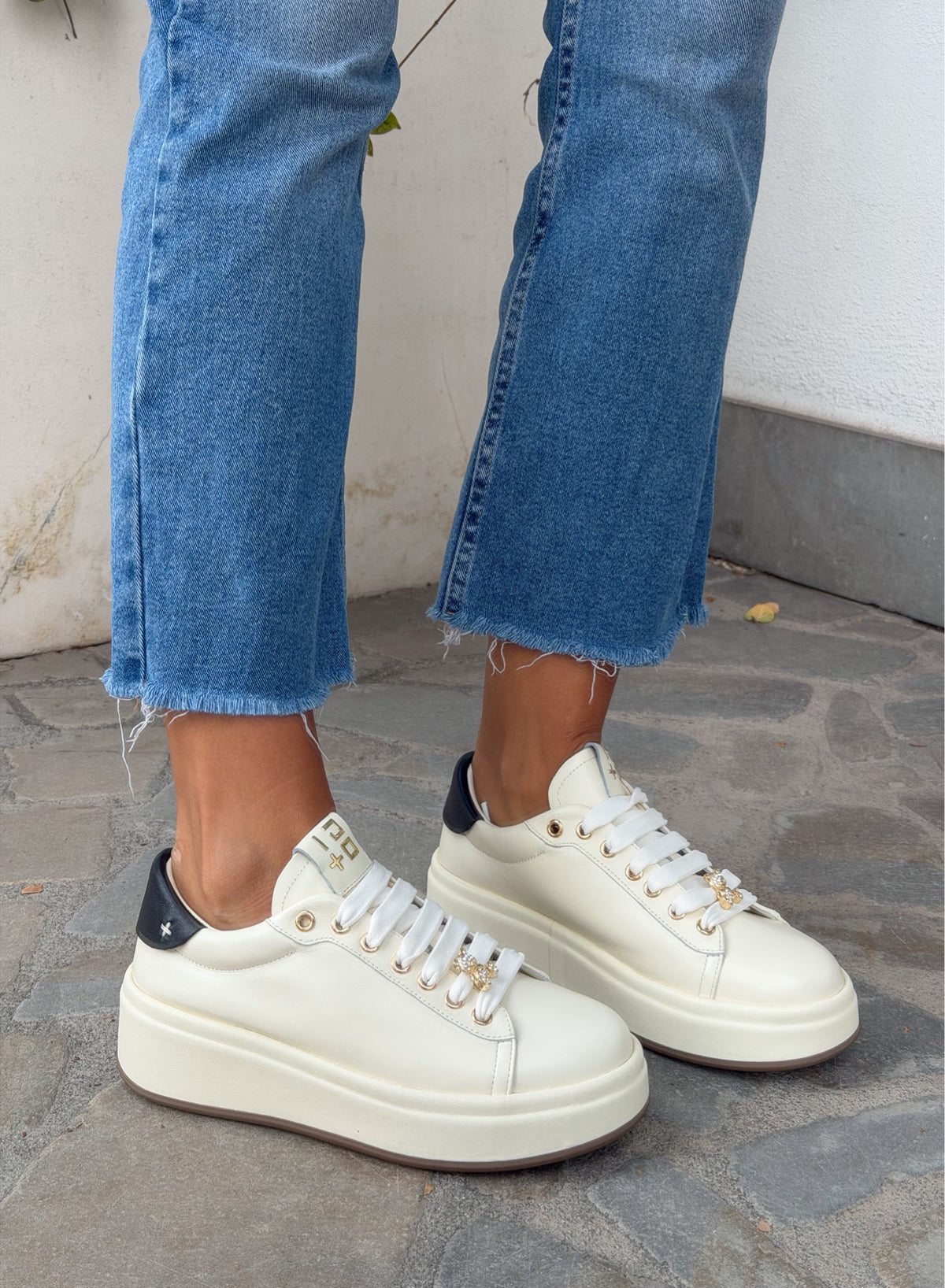 SNEAKERS OLIVA AVORIO