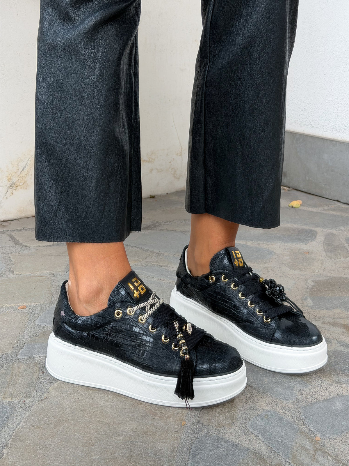 SNEAKERS PIA NERA