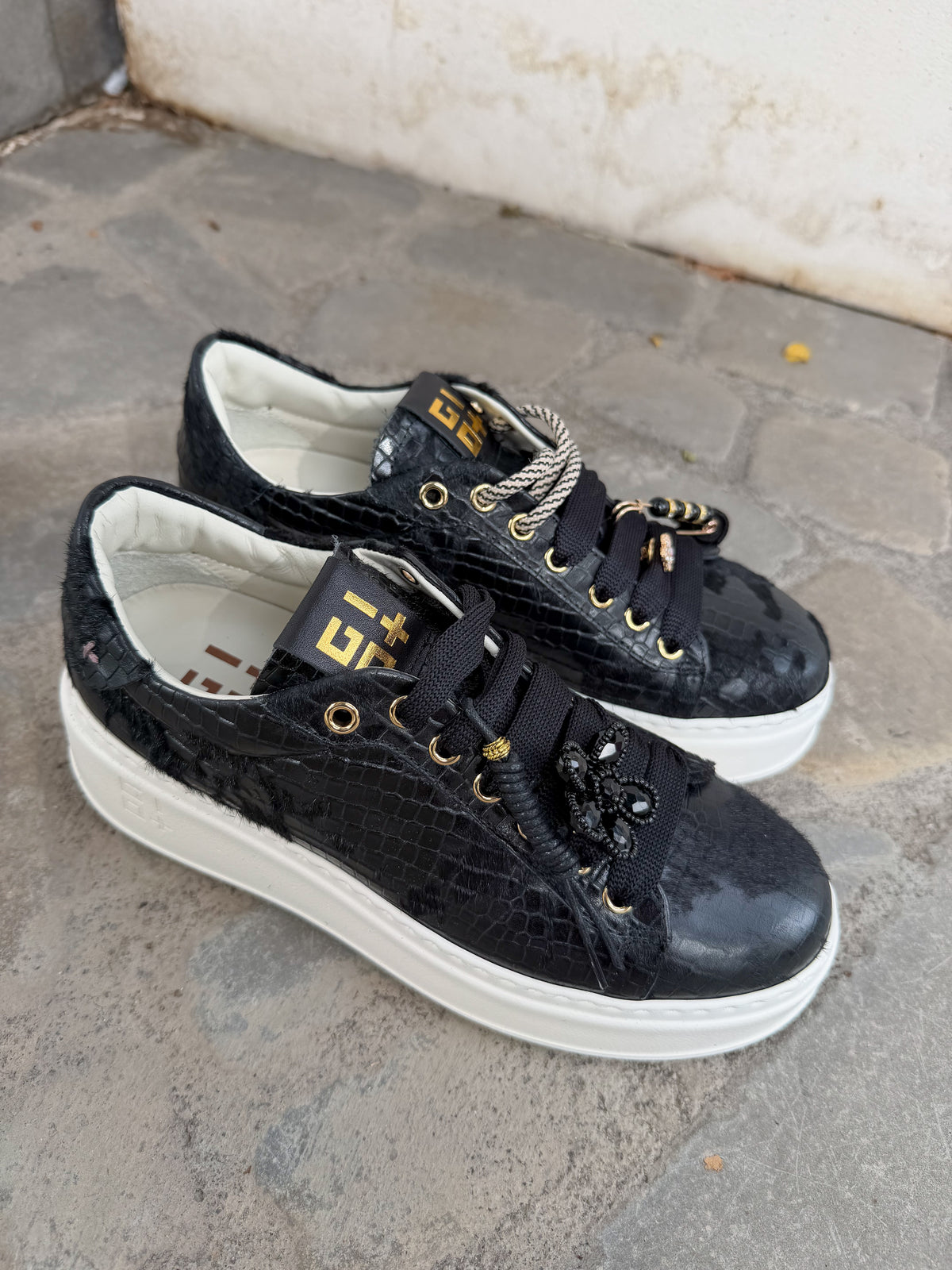 SNEAKERS PIA NERA