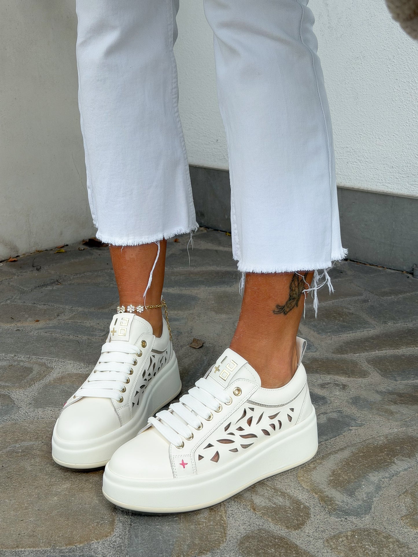 SNEAKERS OLIVA LATTE