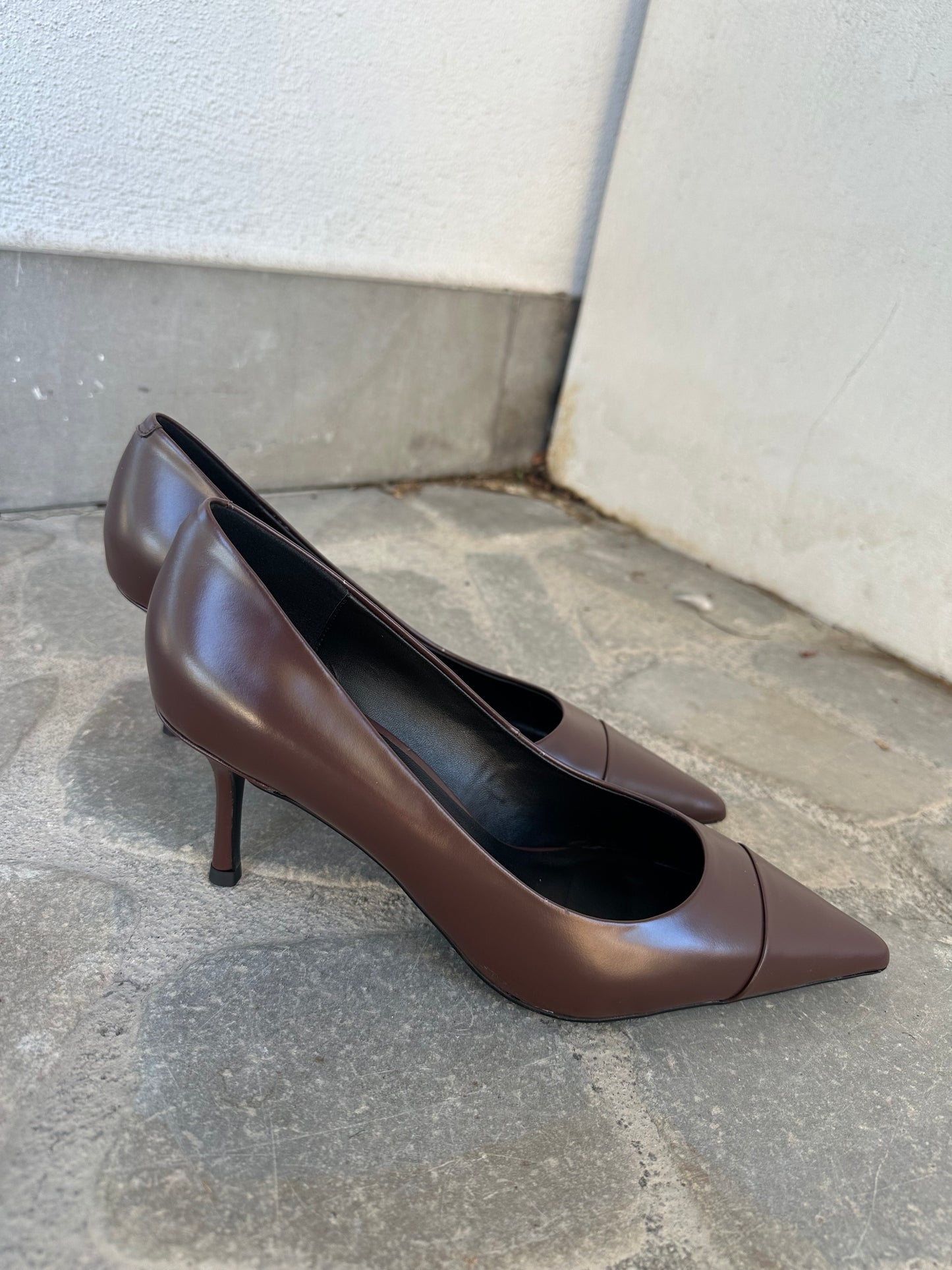 DECOLLETE' IN PELLE MARRONE