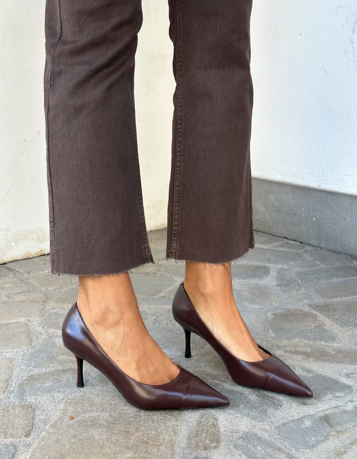 DECOLLETE' IN PELLE MARRONE