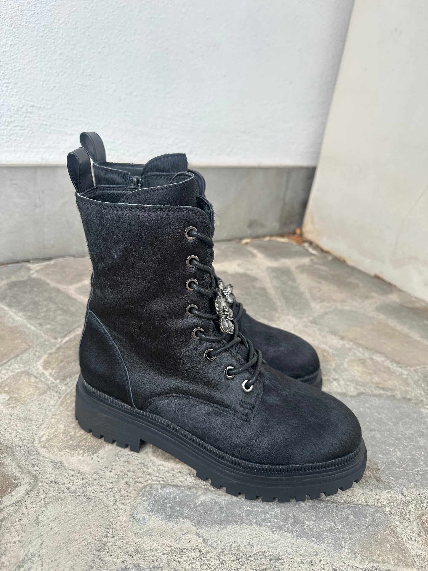 ANFIBIO IN CAVALLINO NERO