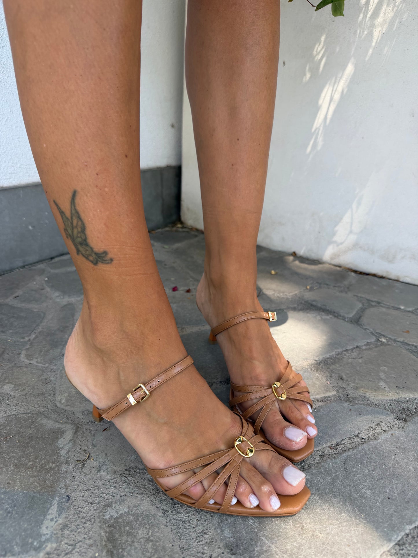 MULES IN PELLE CUOIO