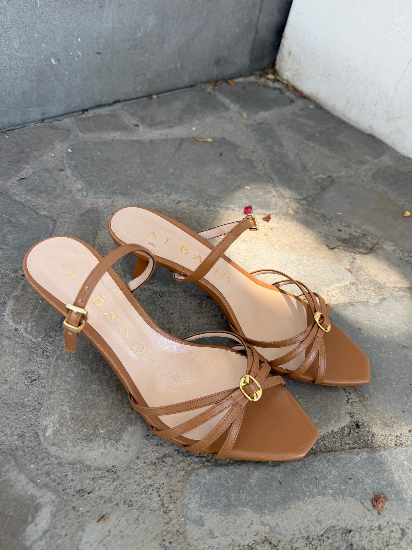 MULES IN PELLE CUOIO