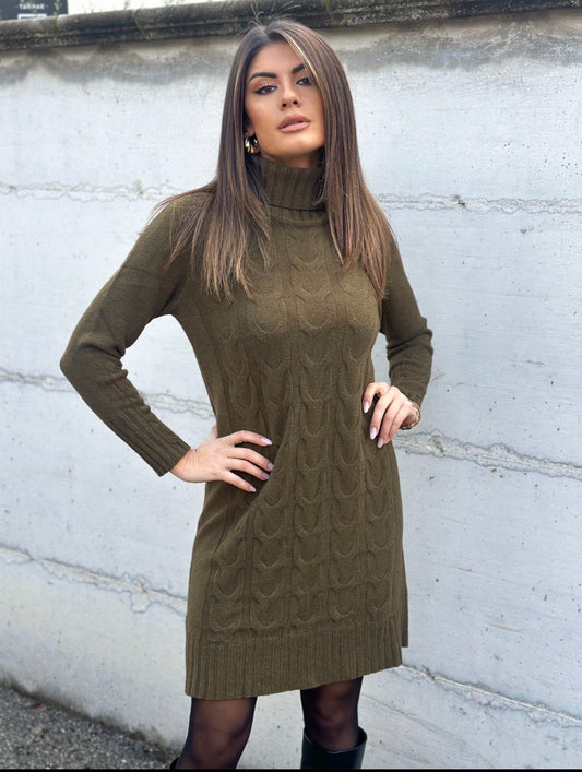 ABITO IN MAGLIA VERDE