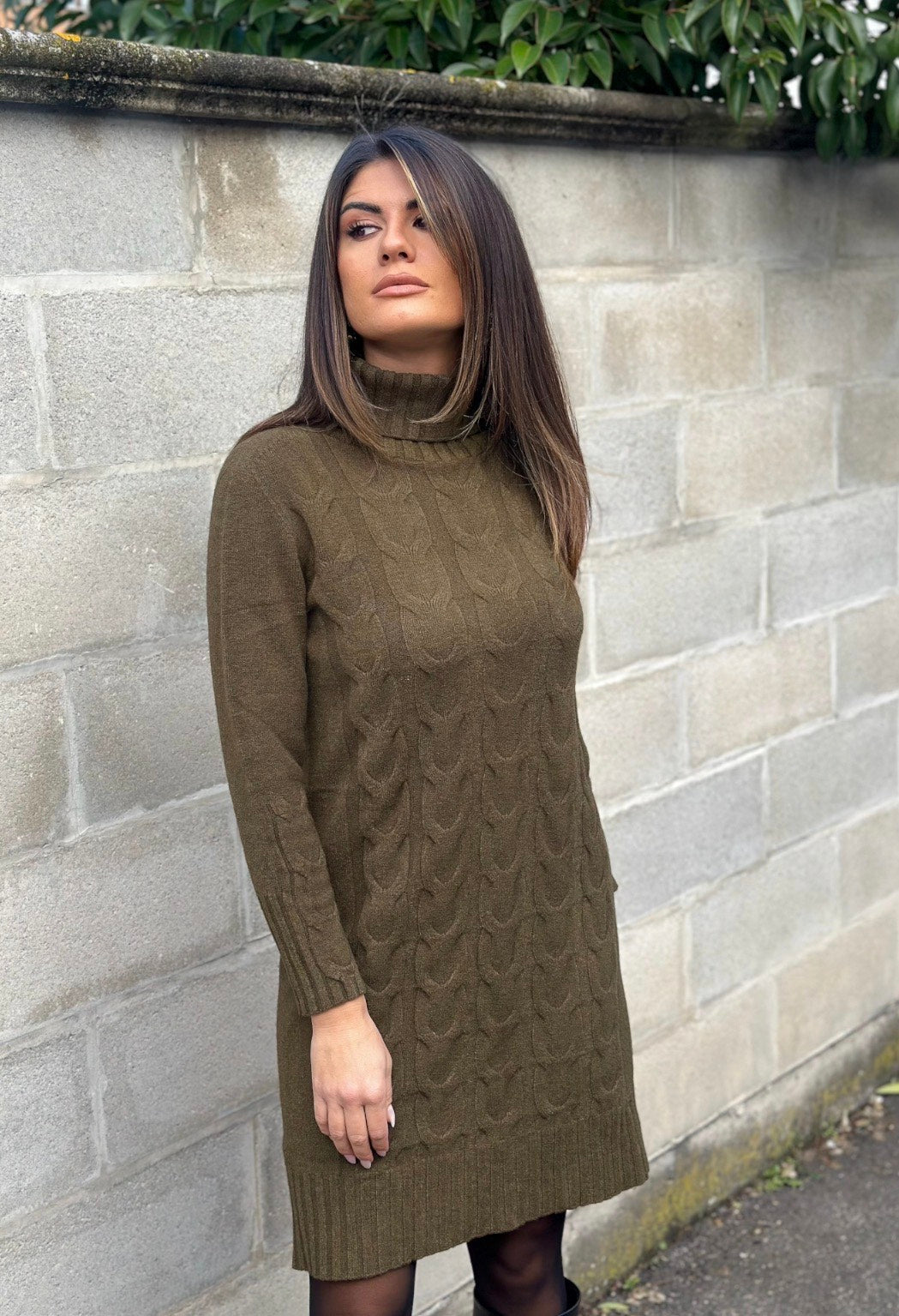 ABITO IN MAGLIA VERDE