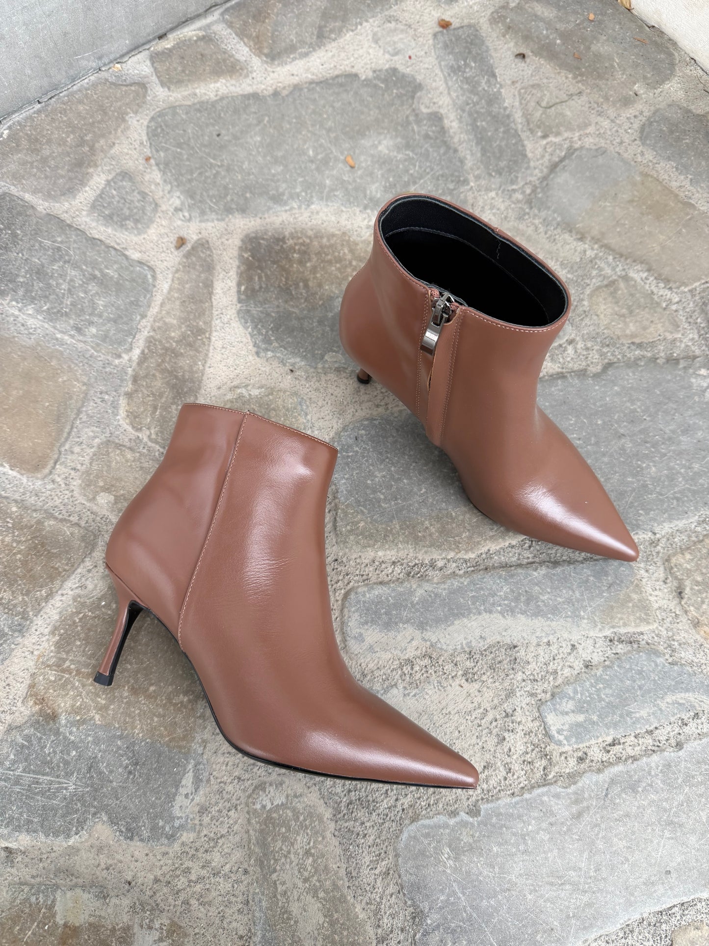 STIVALETTO IN PELLE CUOIO