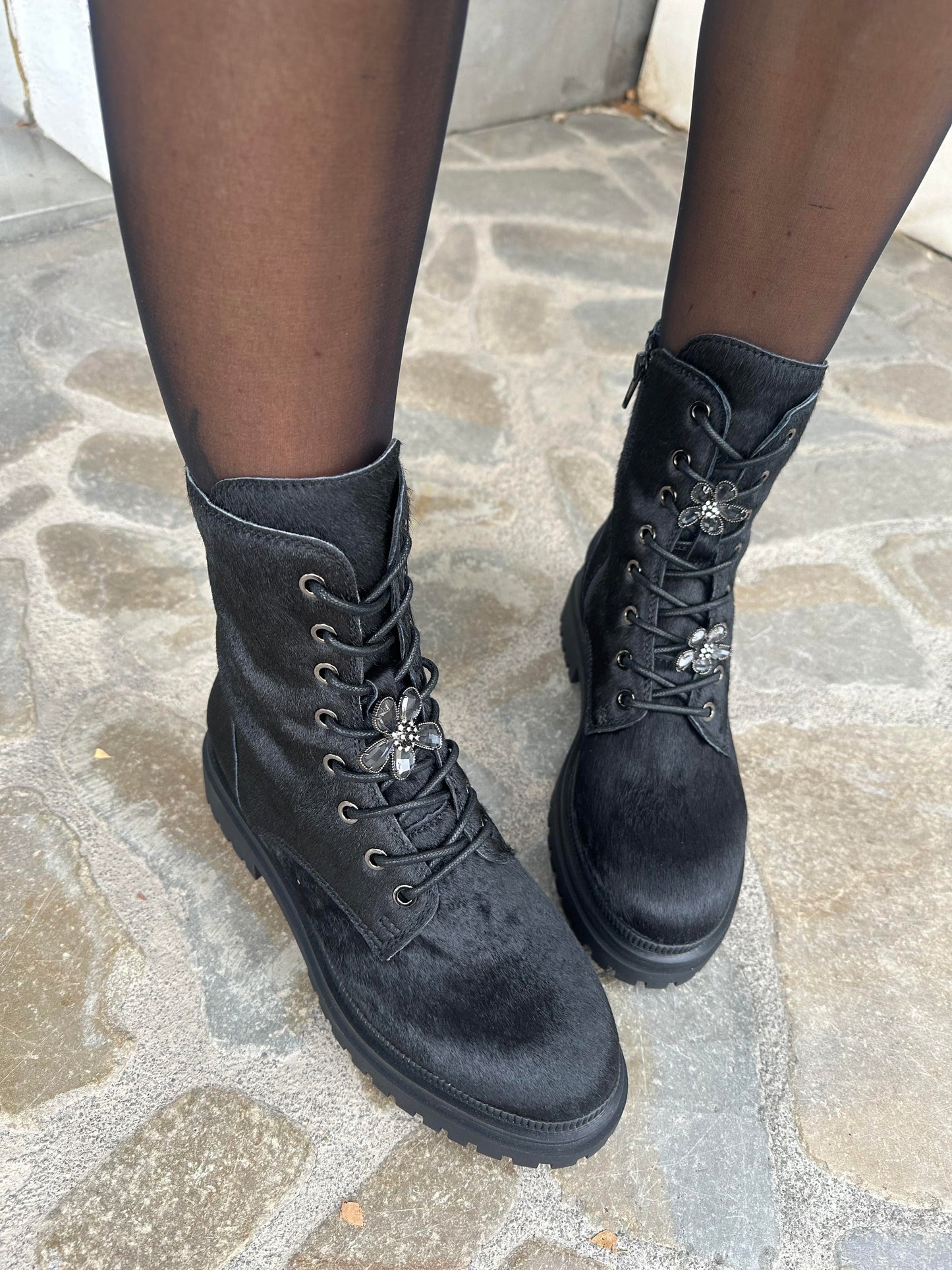 ANFIBIO IN CAVALLINO NERO