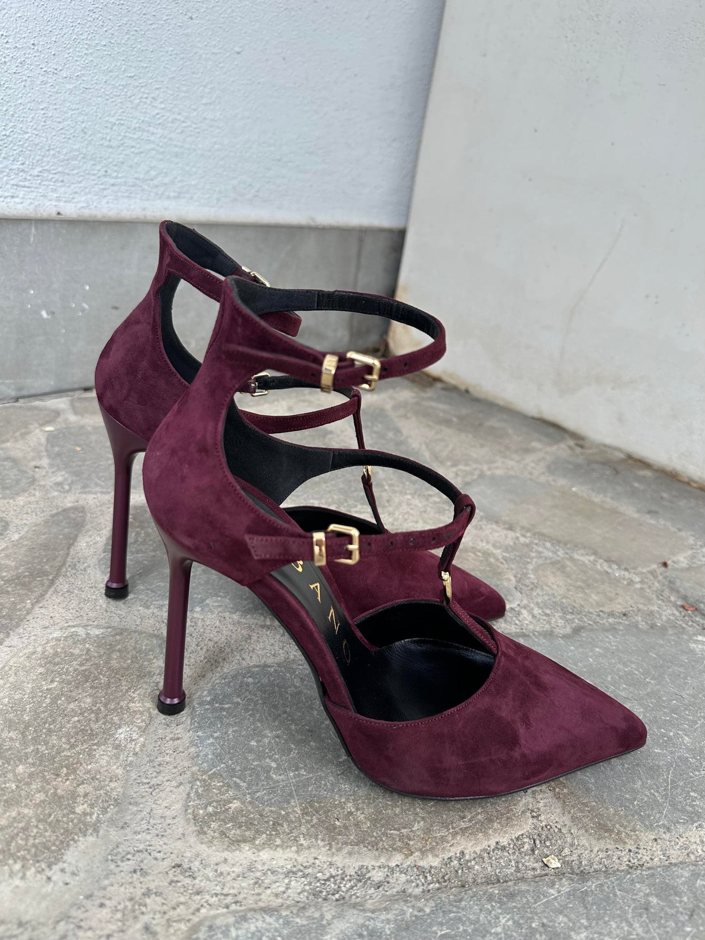 DECOLLETE' IN CAMOSCIO BORDEAUX